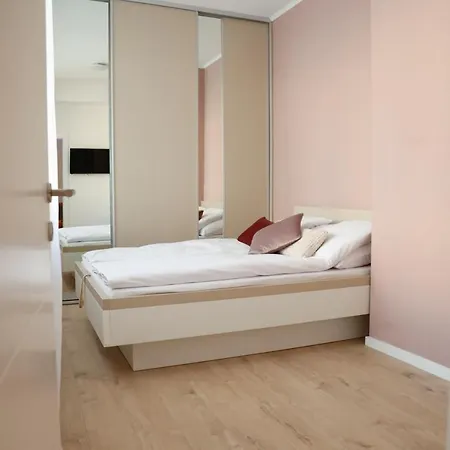 Central Rose Apartment *
